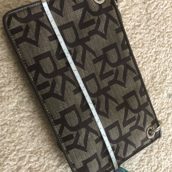Beautiful DKNY canvas clutch perfect condition - Picture 3 of 4